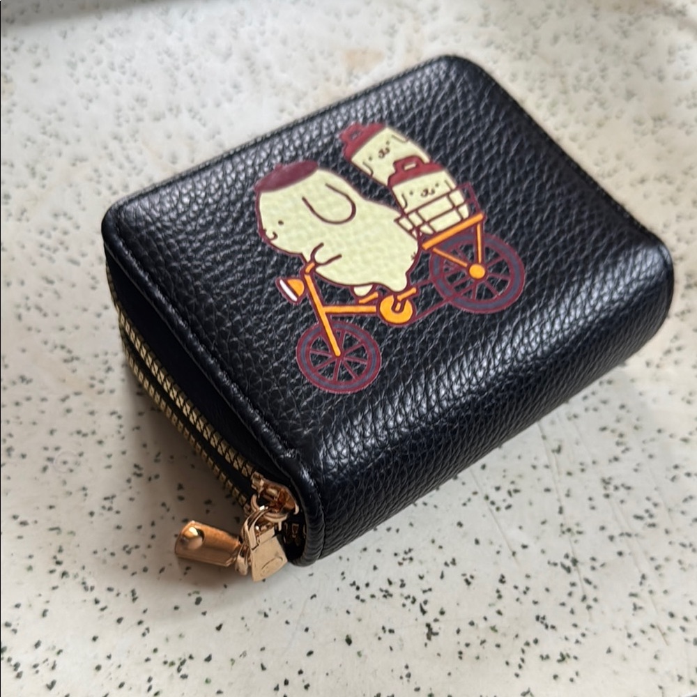 Black zippered organizer with Pompompurin Design - Picture 9 of 9